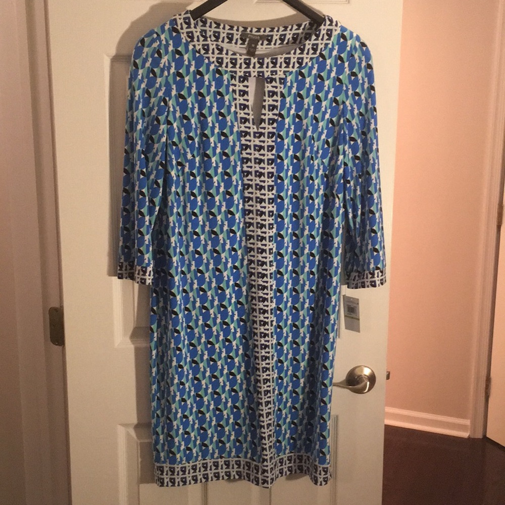 Multi colored, print, keyhole shift dress